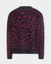 Upload the image to gallery viewer, Maglia girocollo animalier donna fucsia
