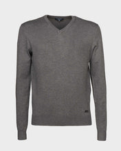 Carica l&#39;immagine nel visualizzatore di Gallery, Maglia scollo a V uomo
